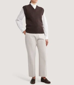 Knitwear|Purdey Women's Islay British Outdoor Vest in Walnut